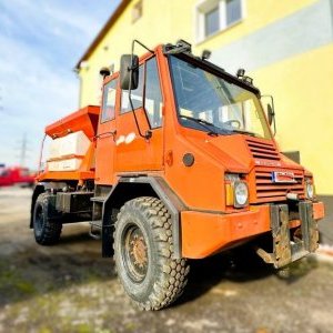 foto 4x4 Praga UV80 winterdienst 9.3t kommunal DEUTZ motor streuer pflug