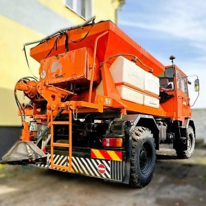 foto 4x4 Praga UV80 winterdienst 9.3t kommunal DEUTZ motor streuer pflug