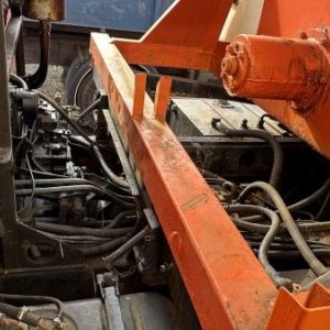 foto 4x4 Praga UV80 winterdienst 9.3t kommunal DEUTZ motor streuer pflug